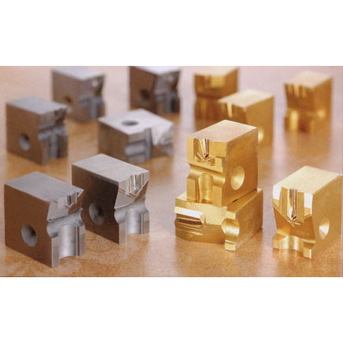 W jaki sposób technologia przetwarzania wpływa na żywotność form ze stali wolframowej?